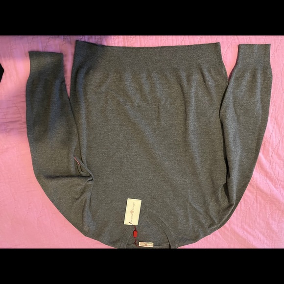 Sweater - Picture 4 of 7